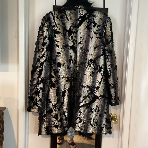 Nice Istanbul faux fur trimmed snakeskin long jacket with sequins - Picture 5 of 5